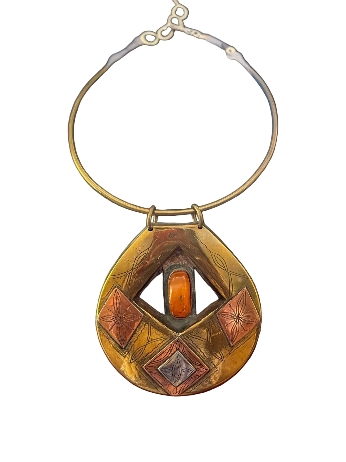 Collier 3